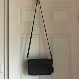 Leather shoulder bag coach style